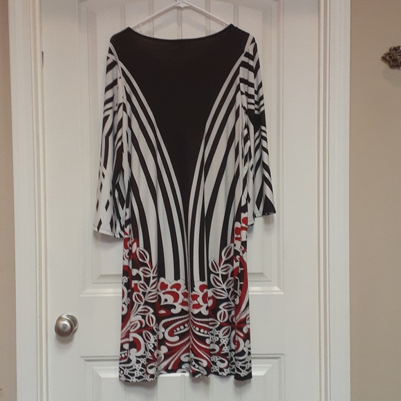 True Envy red, black multi women's dress. - Picture 4 of 5